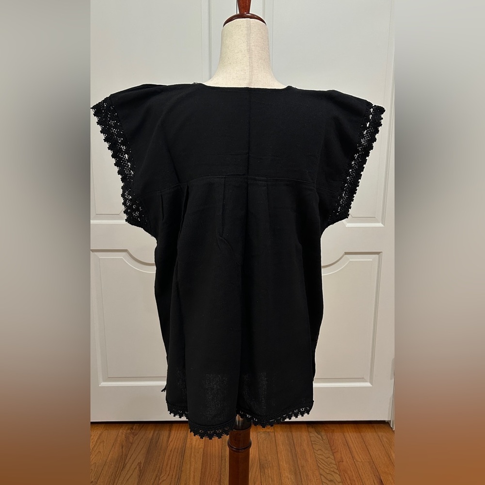 Paloma Embroidered Mexican Blous, Hand Loom. - Picture 8 of 8